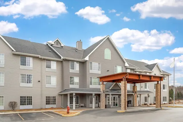 Photo 1 - Country Inn & Suites by Radisson, West Bend, WI