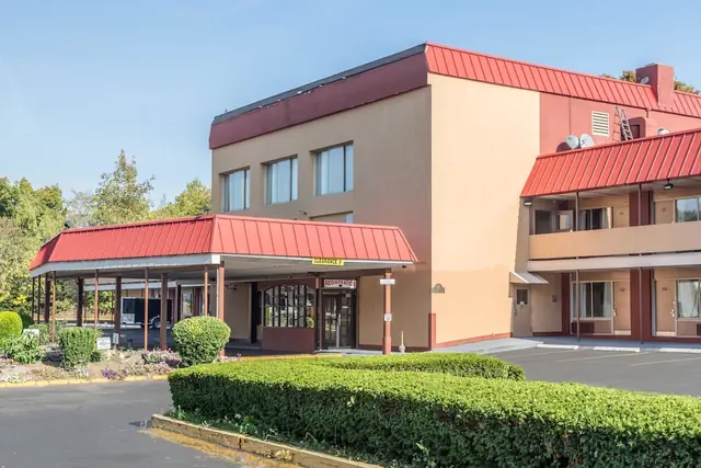 Photo 1 - Econo Lodge West Haven