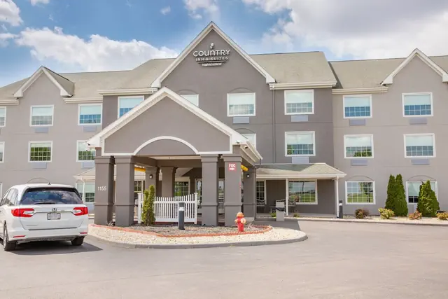 Photo 1 - Country Inn & Suites by Radisson, Columbus West, OH