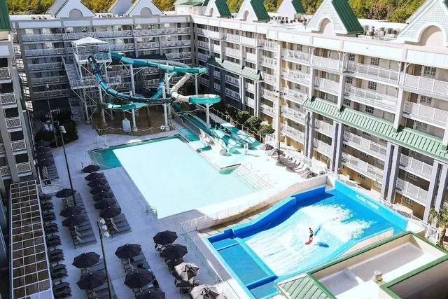 Photo 1 - Holiday Inn Resort Orlando Suites - Waterpark by IHG