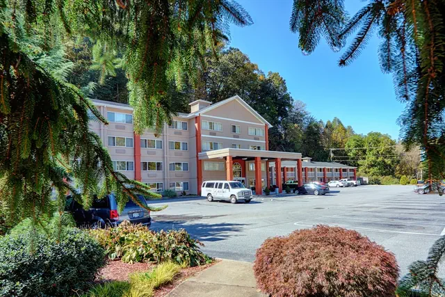 Photo 1 - Cherokee Grand Hotel