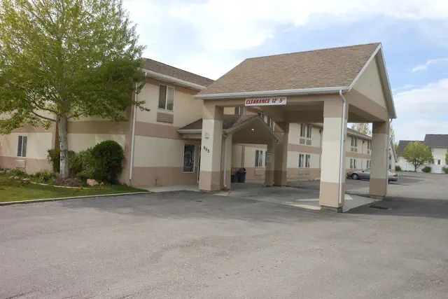 Photo 1 - Economy Inn