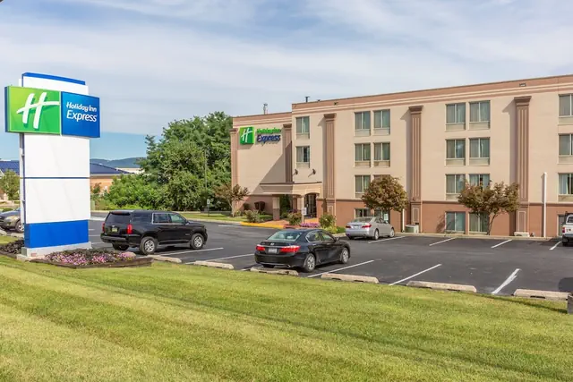 Photo 1 - Holiday Inn Express Harrisburg SW - Mechanicsburg by IHG