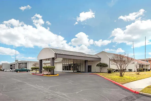 Photo 1 - Quality Inn Gainesville