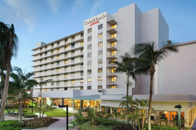 Photo 1 - Courtyard by Marriott Miami Airport
