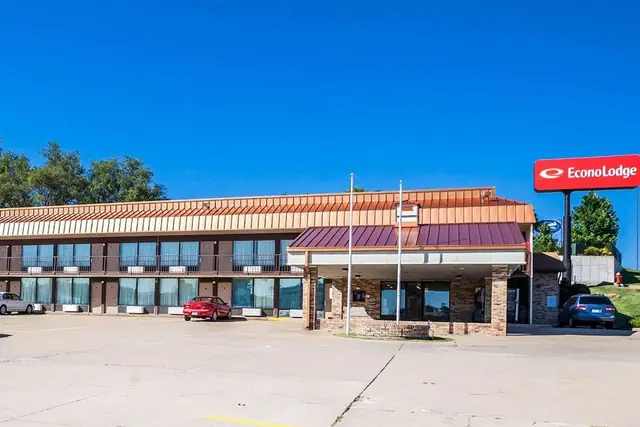 Photo 1 - Econo Lodge Jefferson City
