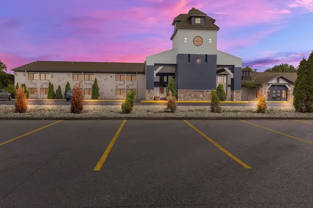 Photo 1 - Wingate by Wyndham South Bend/Notre Dame