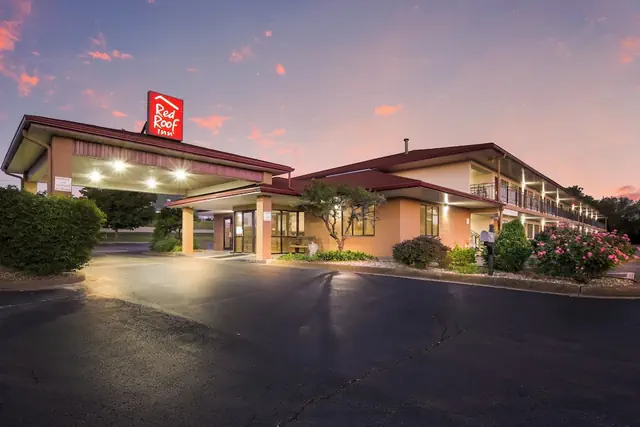 Photo 1 - Red Roof Inn Shelbyville