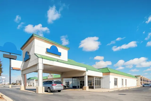Photo 1 - OYO Hotel Oklahoma City South I-35 and SE 29th