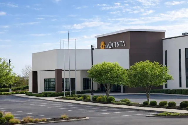 Photo 1 - La Quinta Inn & Suites by Wyndham Miamisburg Dayton South