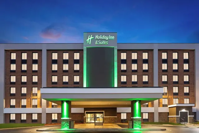 Photo 1 - Holiday Inn Hotel and Suites Richmond West End by IHG