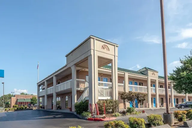 Photo 1 - Motel 6 Kingsport, TN