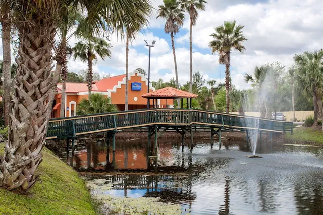 Photo 1 - Baymont by Wyndham Lake City I-75