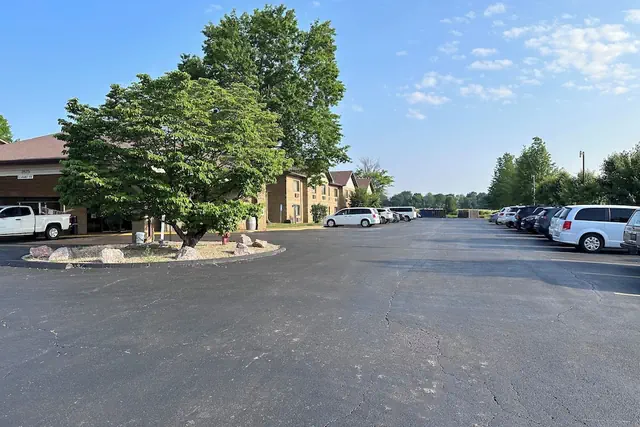Photo 1 - Baymont Inn and Suites by Wyndham Farmington, MO