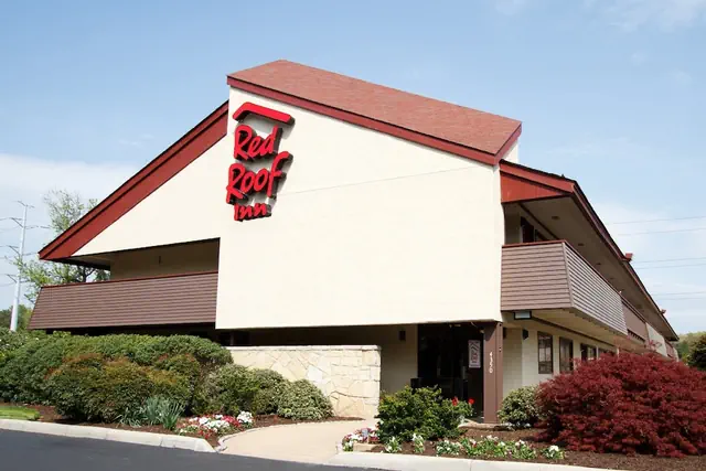 Photo 1 - Red Roof Inn Detroit - Farmington Hills