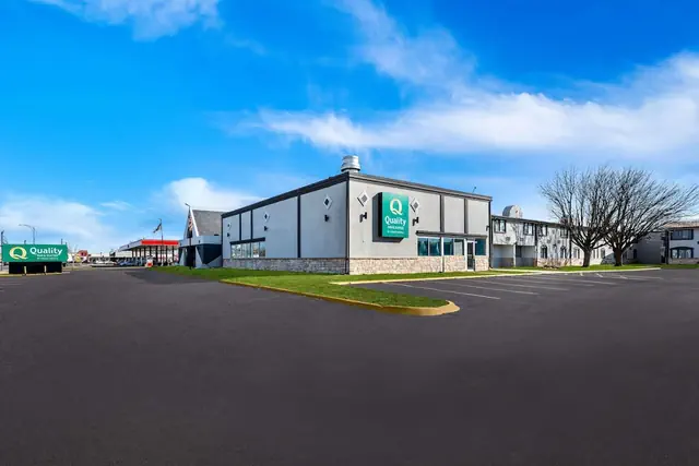 Photo 1 - Quality Inn & Suites Council Bluffs - Omaha East