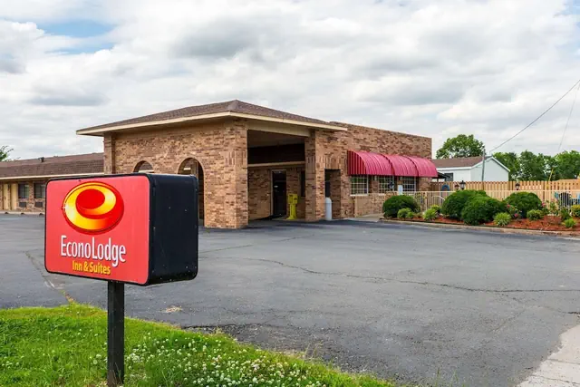 Photo 1 - Econo Lodge & Suites Brinkley