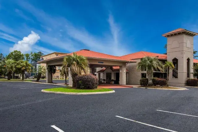 Photo 1 - Super 8 by Wyndham Savannah