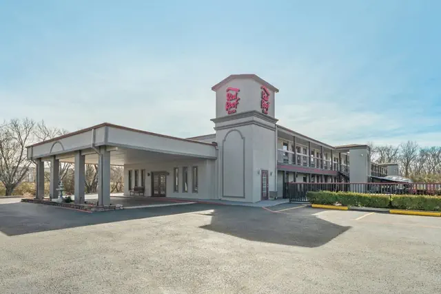 Photo 1 - Red Roof Inn Ardmore