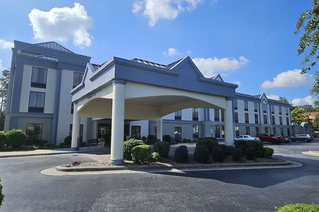 Photo 1 - Wingate by Wyndham Greensboro/Coliseum