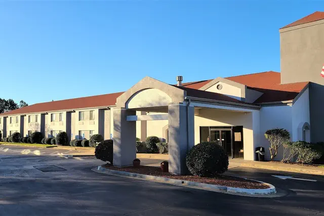 Photo 1 - Quality Inn Lavonia I-85