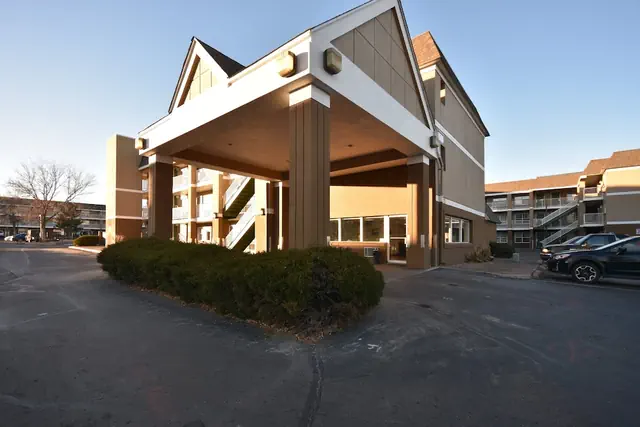 Photo 1 - HomeTowne Studios by Red Roof Denver - Lakewood West