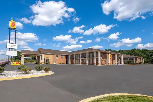 Photo 1 - Super 8 by Wyndham Covington