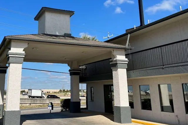 Photo 1 - Days Inn by Wyndham San Antonio Morgan's Wonderland / IH-35 N