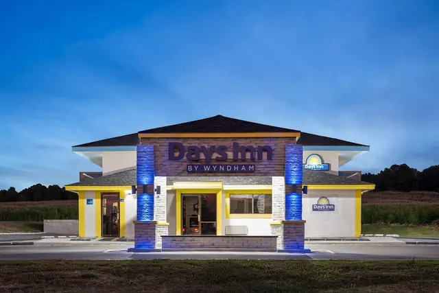 Photo 1 - Days Inn by Wyndham Cloverdale Greencastle