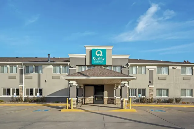 Photo 1 - Quality Inn & Suites Des Moines Airport