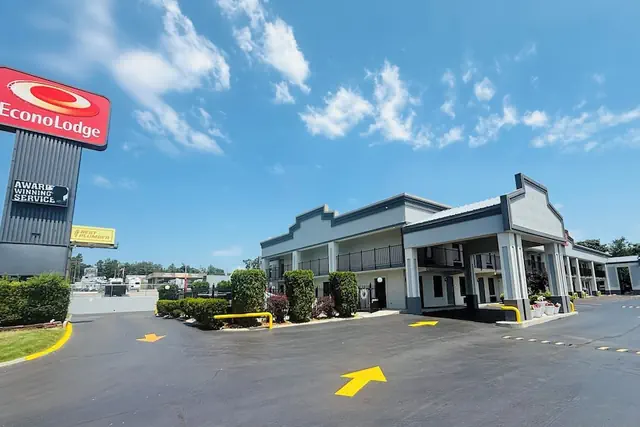 Photo 1 - Econo Lodge Lenoir City - Knoxville Area