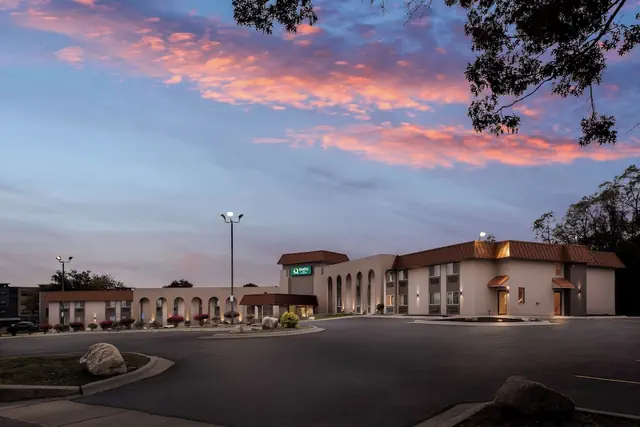 Photo 1 - Quality Inn West Des Moines - Clive