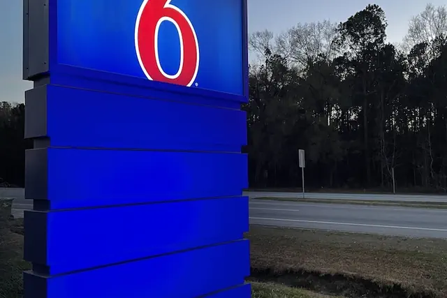 Photo 1 - Motel 6 Pooler, GA - Savannah Airport