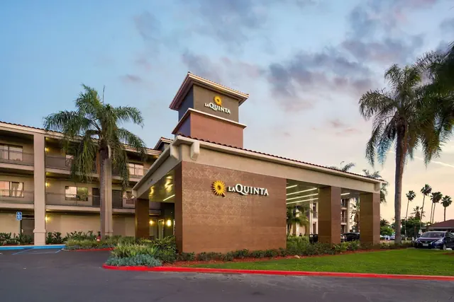 Photo 1 - La Quinta Inn & Suites by Wyndham Orange County Airport