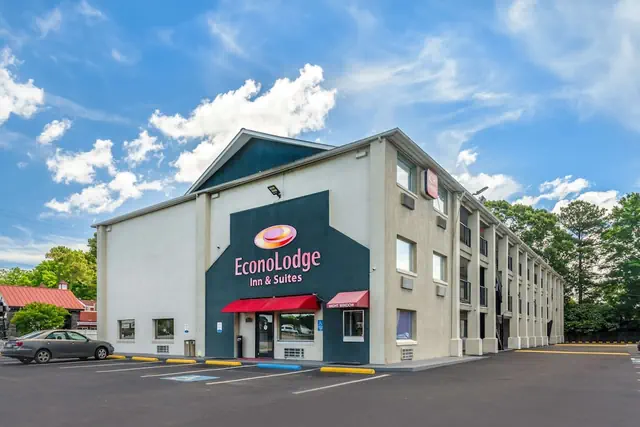 Photo 1 - Econo Lodge Inn & Suites Virginia Beach - Norfolk