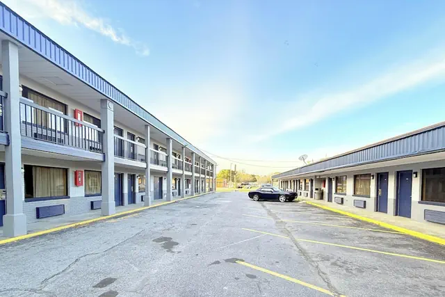 Photo 1 - OYO Hotel Williamston
