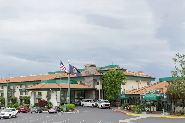 Photo 1 - Rogue Regency Inn Medford Airport