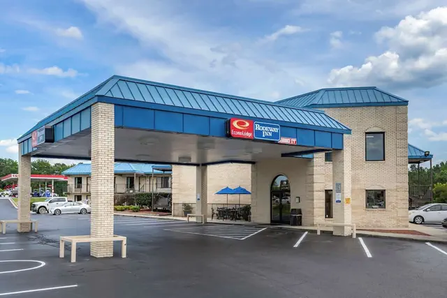 Photo 1 - Econo Lodge Fayetteville I-95