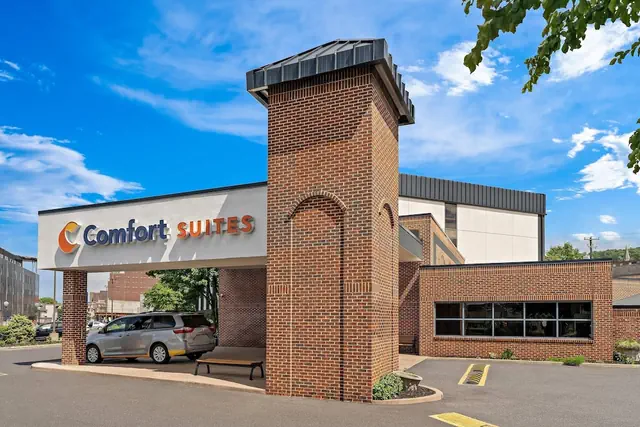 Photo 1 - Comfort Suites Bethlehem Near Lehigh University and LVI Airport
