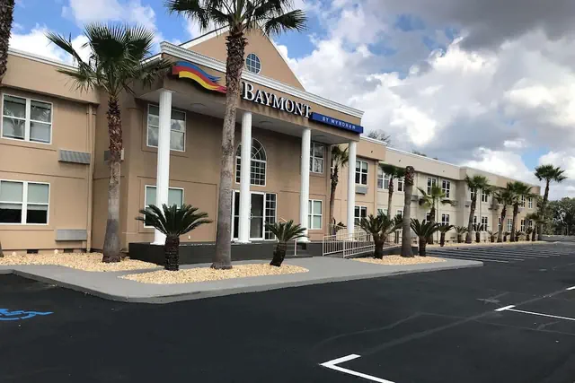 Photo 1 - Baymont by Wyndham Lake Park Valdosta I-75