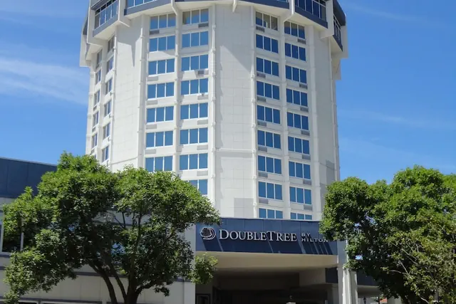Photo 1 - DoubleTree by Hilton Hotel Jefferson City