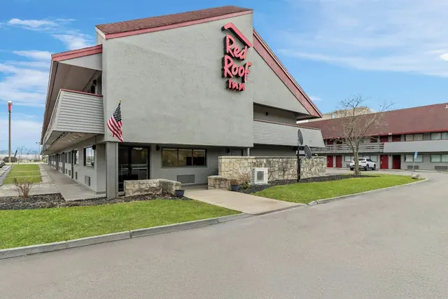 Photo 1 - Red Roof Inn Dayton North Airport