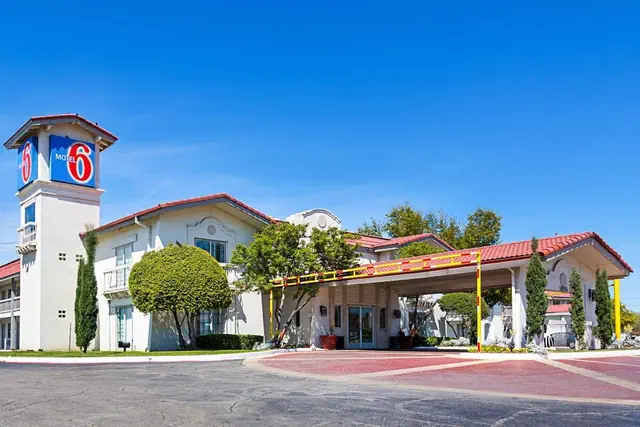 Photo 1 - Motel 6 Dallas, TX - Market Center