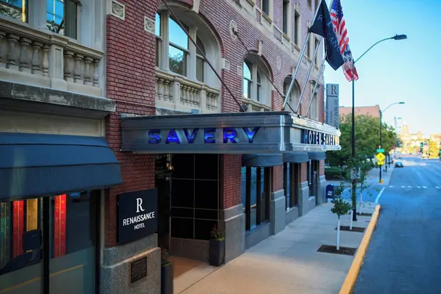 Photo 1 - Renaissance Des Moines Savery Hotel