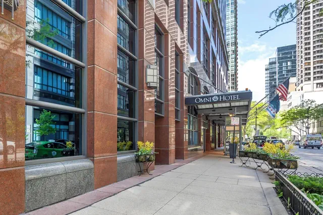 Photo 1 - Omni Chicago Hotel