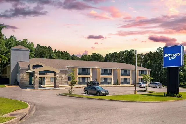 Photo 1 - Rodeway Inn Tuscaloosa near University