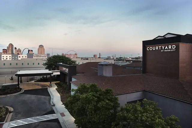 Photo 1 - Courtyard by Marriott St. Louis Downtown West