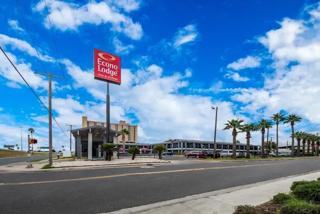 Photo 1 - Econo Lodge Inn & Suites Laredo - Nuevo Laredo