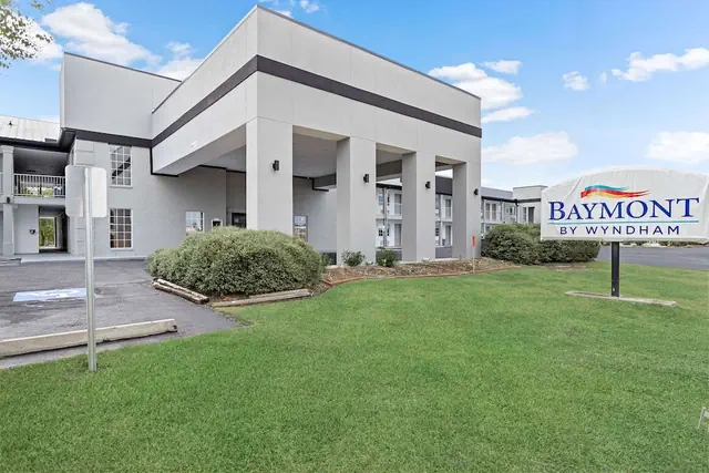 Photo 1 - Baymont by Wyndham Beaumont