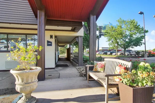 Photo 1 - Red Roof Inn Canton